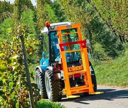 Pacēlāji uz trīs punktu uzkares