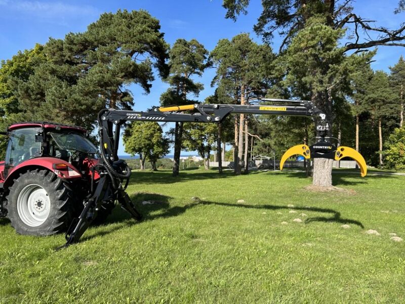 COUNTRY 720 PRO ar trīs punktu uzkari